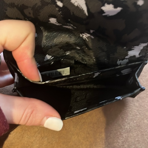 Marc by Marc Jacobs Mini Wallet Phone Purse - Picture 4 of 8